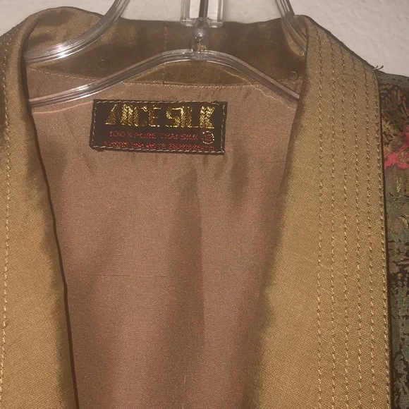 Nice silk Vintage Jacket Size 12 - Picture 2 of 8
